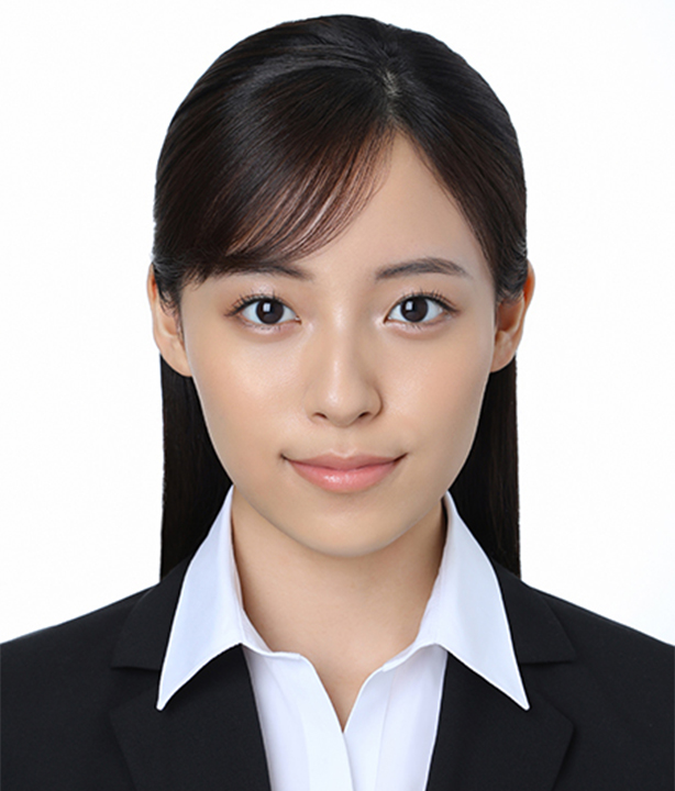 女性の就活写真