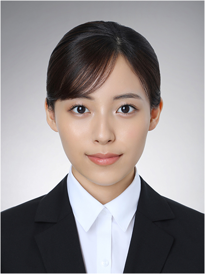 背景色がグレーの証明写真