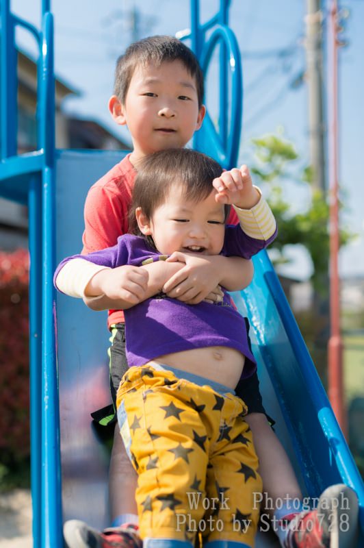 無邪気な子供の笑顔に魅力を感じます スタジオカメラマン撮影 スタジオ728