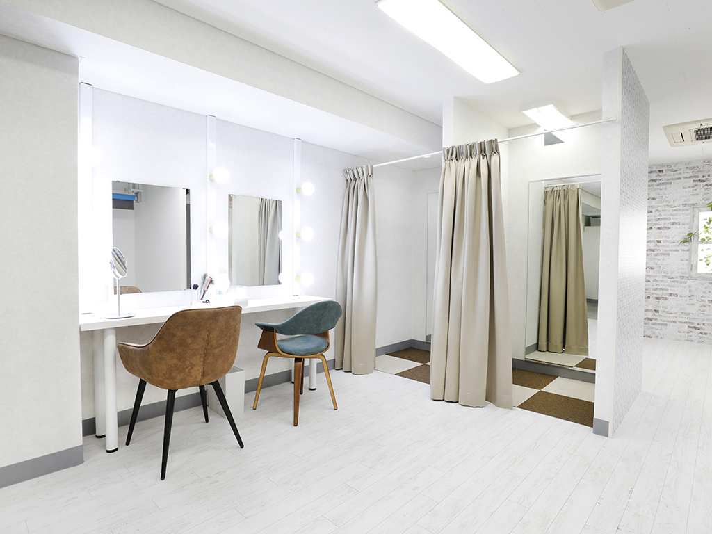 スタジオ728銀座ドレッサー