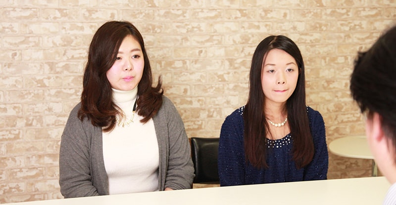 真剣にインタビューに答えていただいた村岡さん(左)と井戸さん(右)