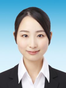 スタジオ728の青グラデーション背景就活証明写真