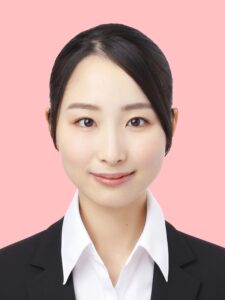 スタジオ728のピンク背景就活証明写真