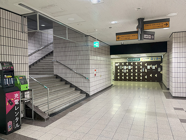 阪神元町駅西口 スピード写真機