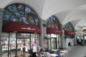 ⑦ヨドバシカメラ1Fテラス31アイスクリーム横1ER003032