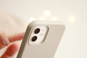 証明写真をスマホで撮る様子