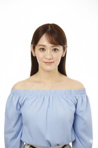 オフショルダーを着用した女性の証明写真